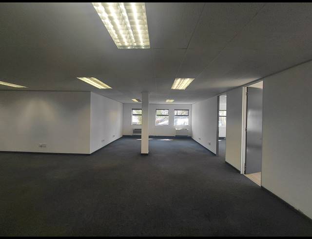 360M² OFFICE TO LET IN BRYANSTON
